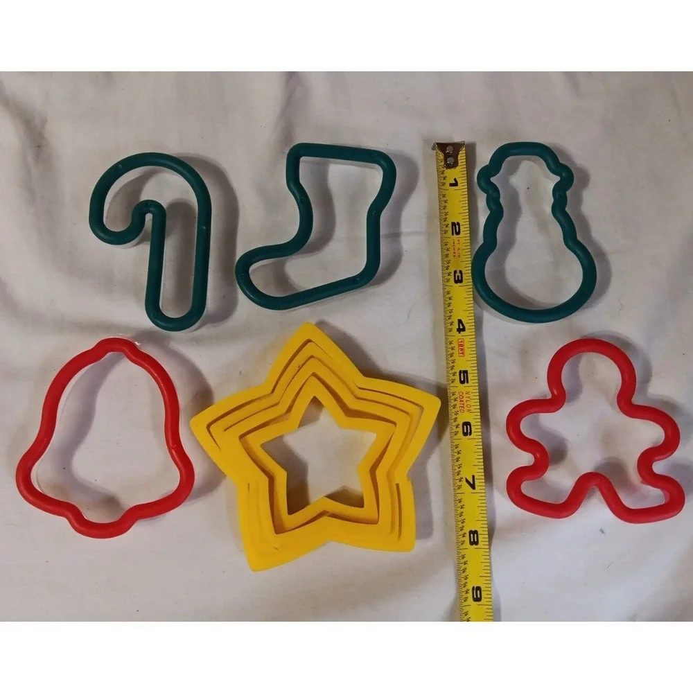 Christmas Cookie Cutters Plastic‎ Lot Of 9 READ
